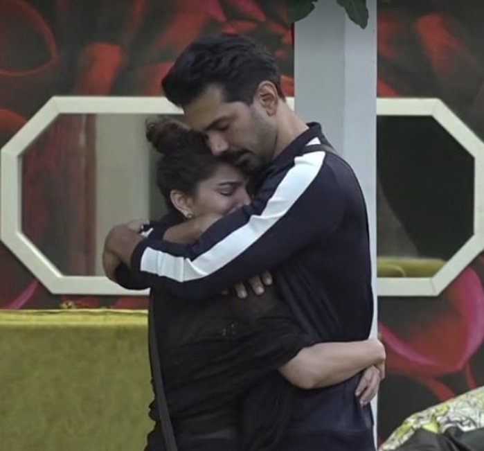 mansii_g's tweet photo. #WETRUSTABHINAV 
#WeTrustYouAbhinavShukla 
#StayStrongRubinav 
#StayStrongAbhinav 
#StayStrongRubina 
#RubiNav 
#RubinaDilaik 
#AbhinavShukla 
#RubinaIsTheBoss 
#Rubinavthebestcouple https://t.co/uyumMGX0Fw