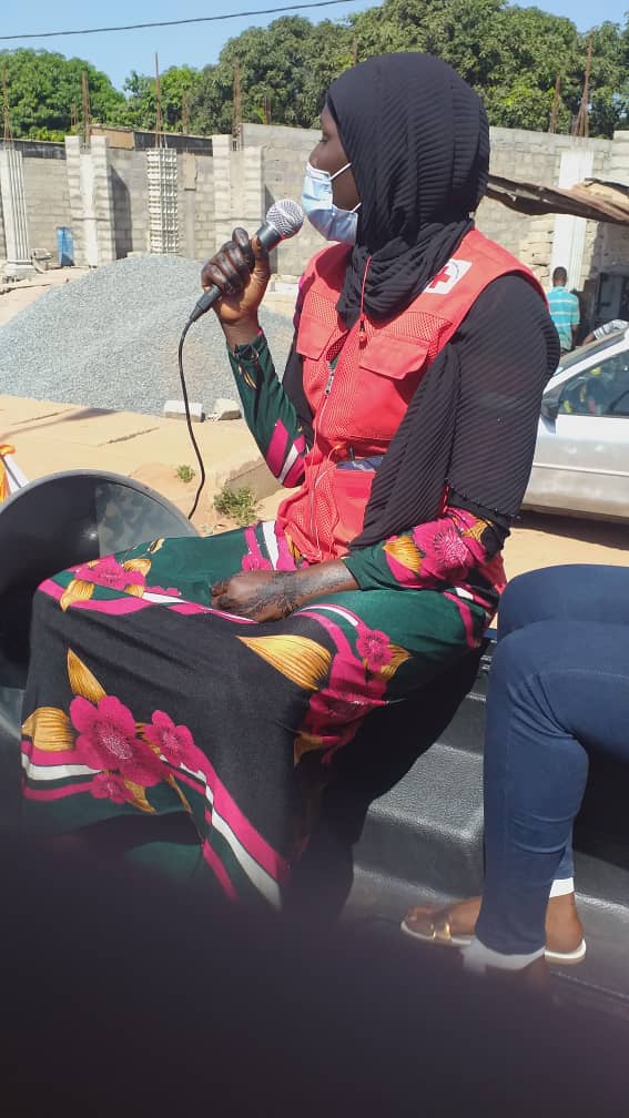 kmredcross's tweet photo. @kmredcross RCCE team where out today engaging communities of #Abuko #Fajikunda #Tabokoto and #Latrkunda.
The caravan will help to inform and improve the community members in accessing essential information in the fight and preventing #COVID19 https://t.co/zSqc03yN9Y