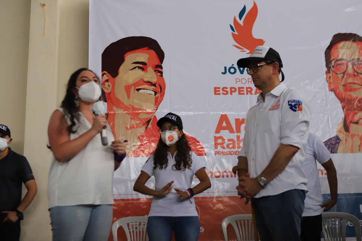 RComunitariosEc's tweet photo. 🔴🔷🔸Los @JEsperanzaEc @AdriRiveraPena expusieron las propuestas de la juventud del pais hacia @rabascallcarlos y @RonnyAleagaS en un gran evento en Guayaquil
Las propuestas estaban enfocadas en diferentes ejes como: educación, empleo, inclusión social.
#Uddecide
@JuankBandaEC https://t.co/EK4X0OCr53