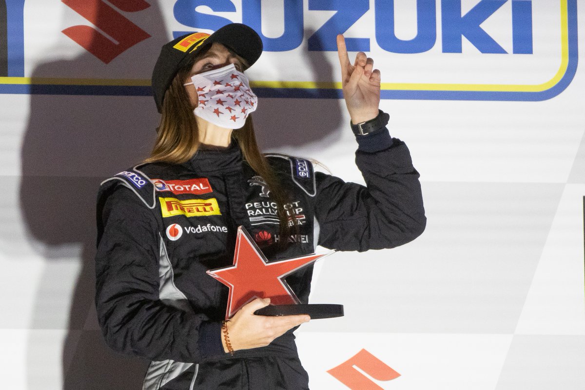 La copiloto María Salvo recibe el Trofeo María de Villota a la Superación 2020 ante sus compañeros del <a href="/CERA_RFEdA/">CERA Terra Mundis</a>, en un acto celebrado en el <a href="/Circuito_Jarama/">Circuito de Madrid Jarama - RACE</a>, junto a <a href="/EMILIODEVILLOTA/">Emilio de Villota</a> y <a href="/ManuelAvino/">Manuel Aviñó</a>. 

¡Enhorabuena, María! Te lo mereces💫💝 

📸 <a href="/saavedra_photos/">Roberto Saavedra</a>