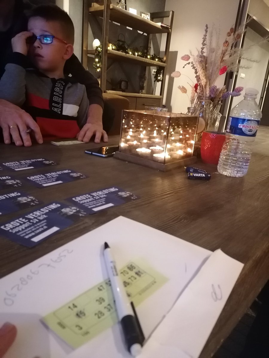 Ellespasterkamp's tweet photo. Bingo @SVURK  zo gezellig! Eerst aant kruisen geweest in het @Intertoysurk boek. Dus hij weet al waar hij het aanuit gaat geven👍 https://t.co/iimmz7OFH8
