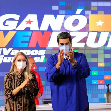 #VictoriaPopular ganamos todos ♥️🇻🇪🤗 @Mippcivzla @dcabellor @NicolasMaduro @ConCiliaFlores @jorgerpsuv @jaarreaza @CarnetDLaPatria @VTVcanal8 @PartidoPSUV @MovSomosVe @hogardepatria @AndrenaArcaya1 @amelia74698445 @ritik_b @VenezolanaPSUV @ErikaPSUV