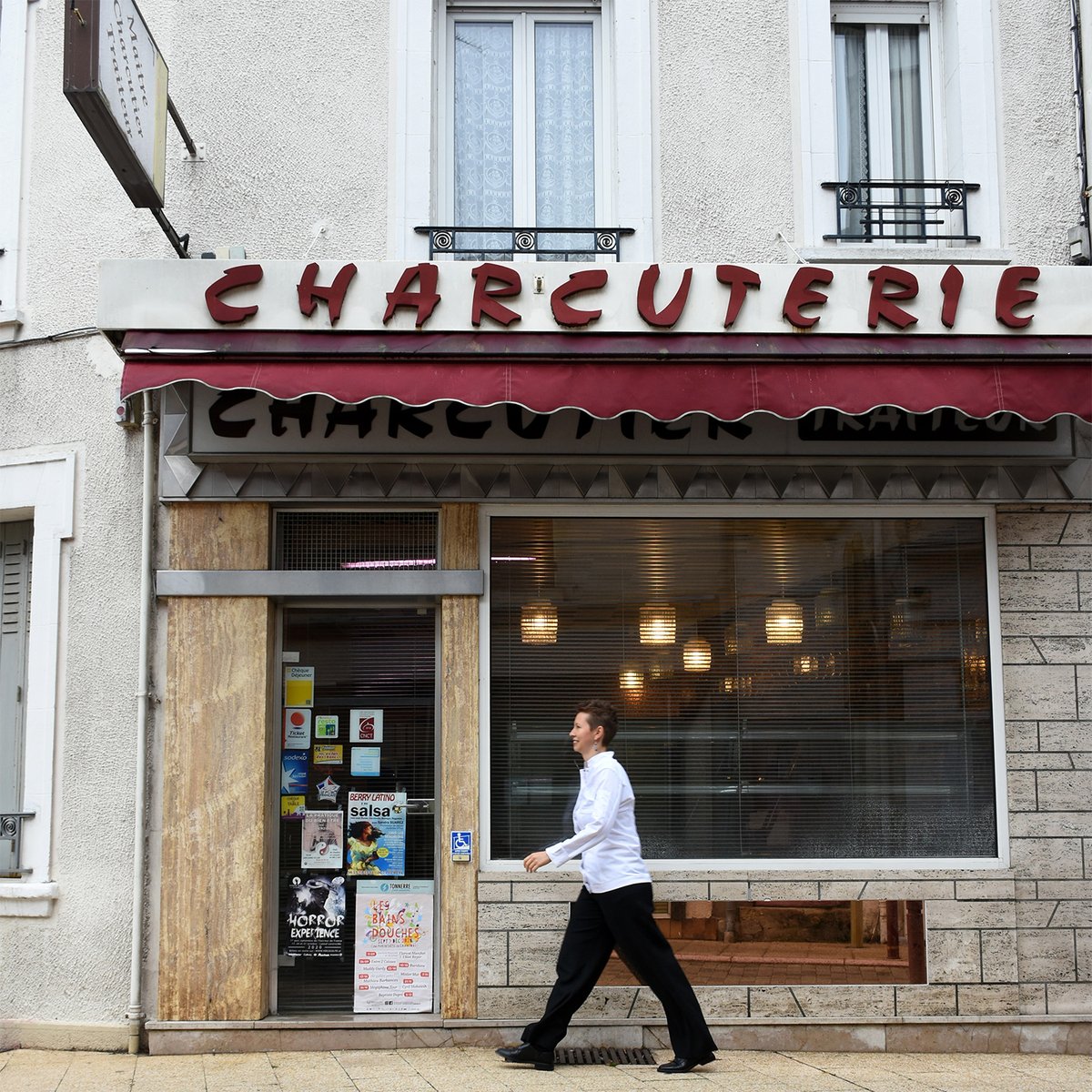BerrySologne's tweet photo. J-6 Soutenez le projet La Vitrine d'Éloïse Monziès :
https://t.co/neCBJ53wuR
Petits plats éco-responsables, sur place, à emporter ou en livraison ; un lieu de vie gourmand ; des ateliers de cuisine, sur place ou en visio ; traiteur ; mini boutique; A Vierzon, 9 pl Gallerand https://t.co/gcGNoZJfQT