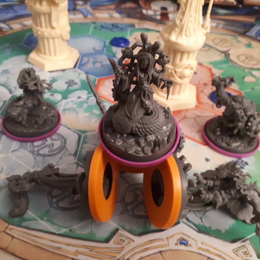 Iro_Nicco's tweet photo. 1ere partie de Super Fantasy Brawl : Victoire écrasante !
Très bonne sensation , vivement la prochaine déculottée,  hein @lespotesauxjeux
#superfantasybrawl #mythicgames #j2s #boardgames #boardgame https://t.co/qhOm2EZgYm