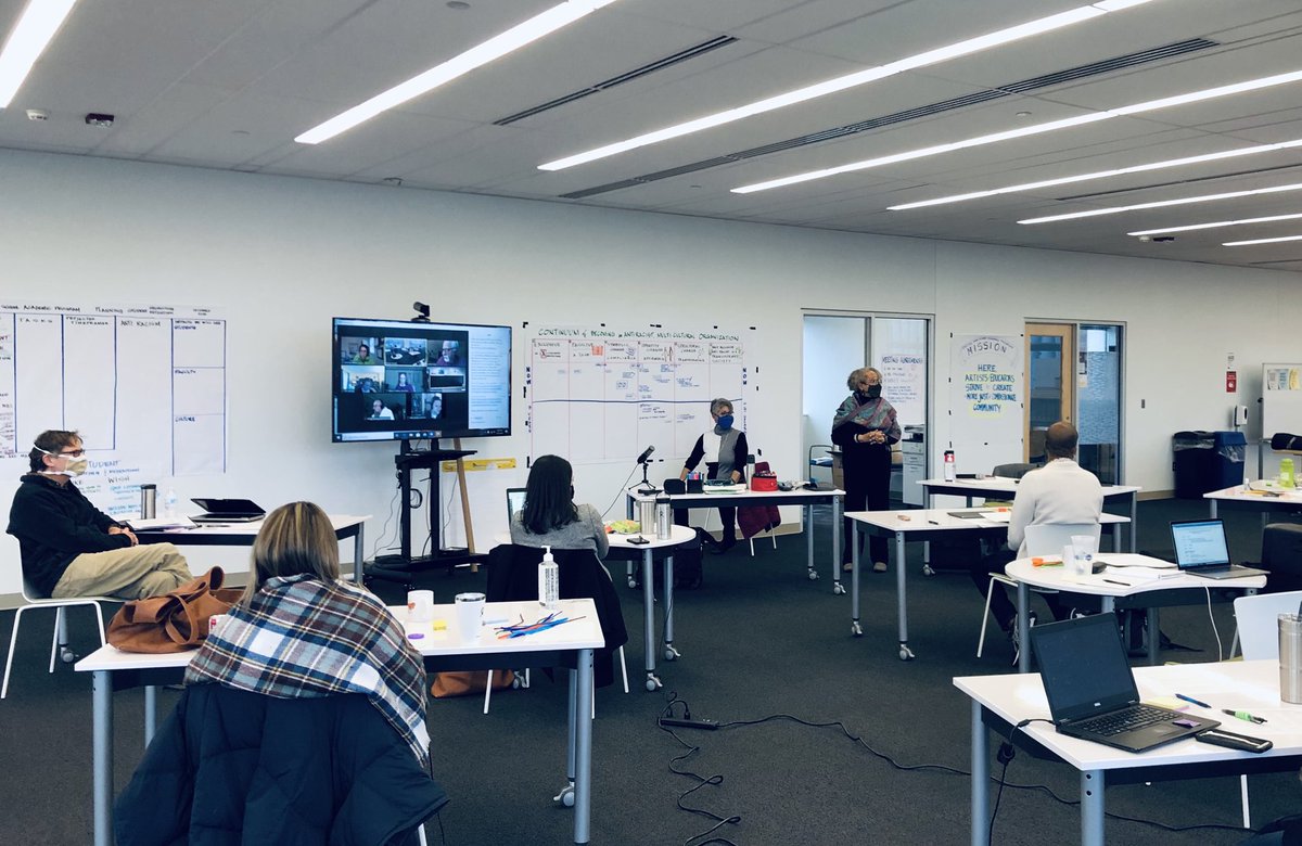 wmartinferrell's tweet photo. Last week, UNCSA HS Academics faculty gathered in person and on Zoom to move forward our strategic planning work. Iβm grateful to work with such great colleagues and for the time with @chrischopyak @lisamount and Keryl McCord. #WeCreateHere #PoweringCreativity https://t.co/CmNRiZ9NdX