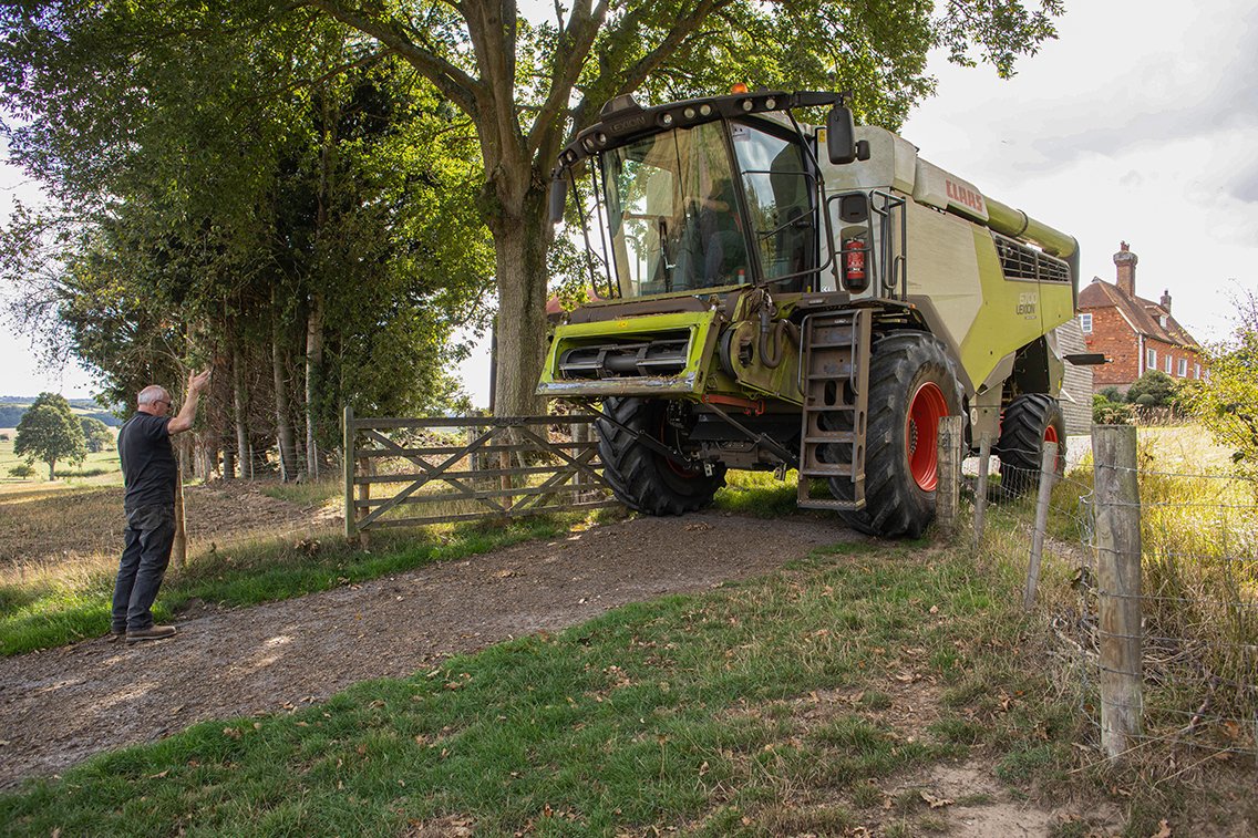 CLAAS_UK's tweet photo. The new #LEXION 6700 passes through the gates of DE Hales & Son. The Hales family has been buying CLAAS since day one and has remained loyal; they have run 15 CLAAS harvesters over the last 30 years.
Thank you for always being part of the #CLAASFamily! https://t.co/aY96YD8ZdS