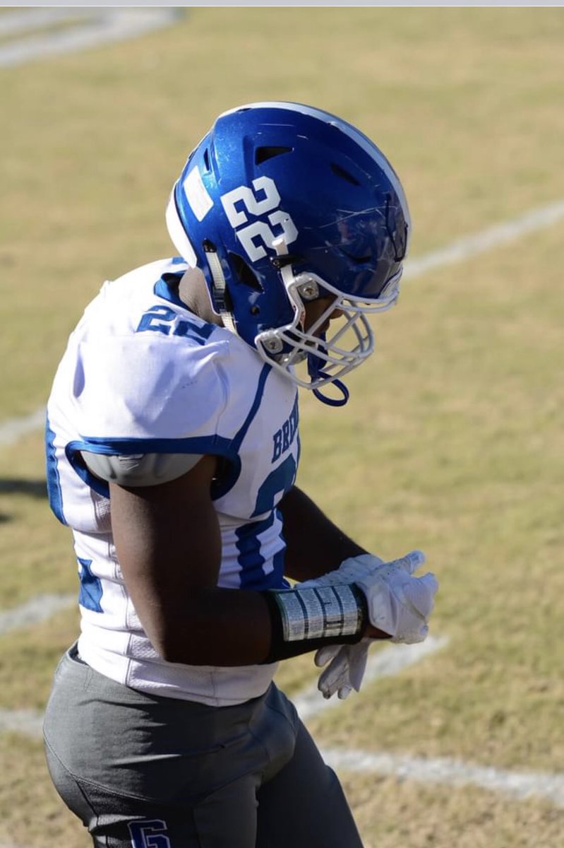 MatanaBanks's tweet photo. We are so proud of you @clayco_tay playing week after week All out!! So excited to see what God have in store for the NextLevel!! #22 #ALLWELL https://t.co/UDAGWvOshB
