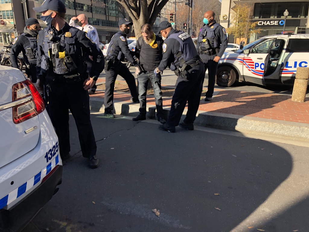 Guy in Proud Boy gear getting arrested near the White House
