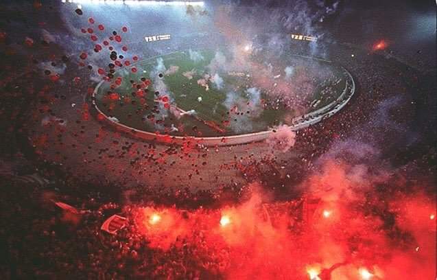 emmasoares80's tweet photo. Talvez eu não saiba explicar, se eu nasci Flamengo ou se o Flamengo nasceu em mim. ❤🖤 https://t.co/J1zGfH7Kze