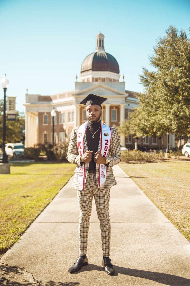 robert_td3's tweet photo. Robert L. Dow III 🥀
B.A. in Criminal Justice, Minor in Psychology 👨🏾‍🎓

I give all thanks to God for my many accomplishments during my 3.5 years here at The University of Southern Mississippi. 🙏🏾

📸: @koolwill

#LongLiveJHugh💛 https://t.co/8ehTRpm1fm