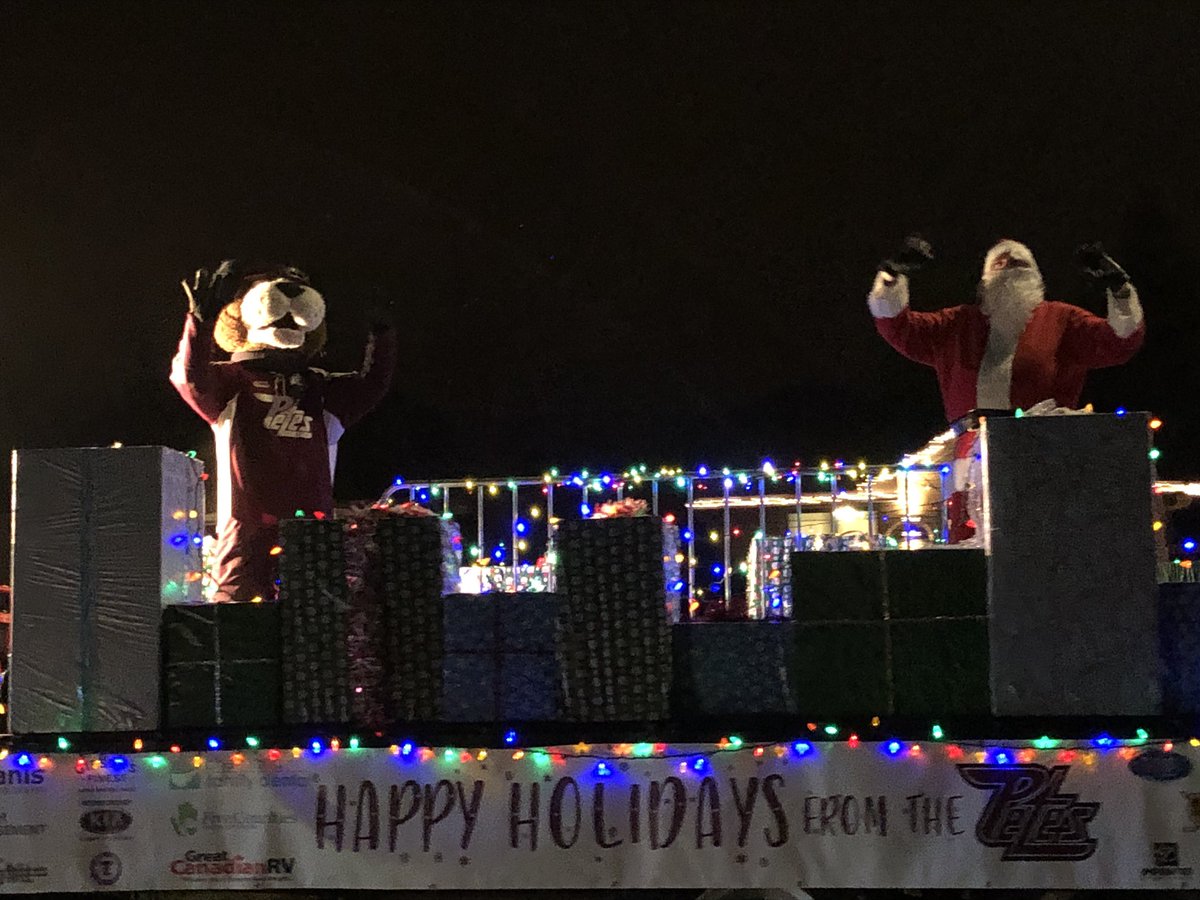 Sleigh bells jingling, ring tingle tingling into EAST CITY! 

#HollyJollyPetes