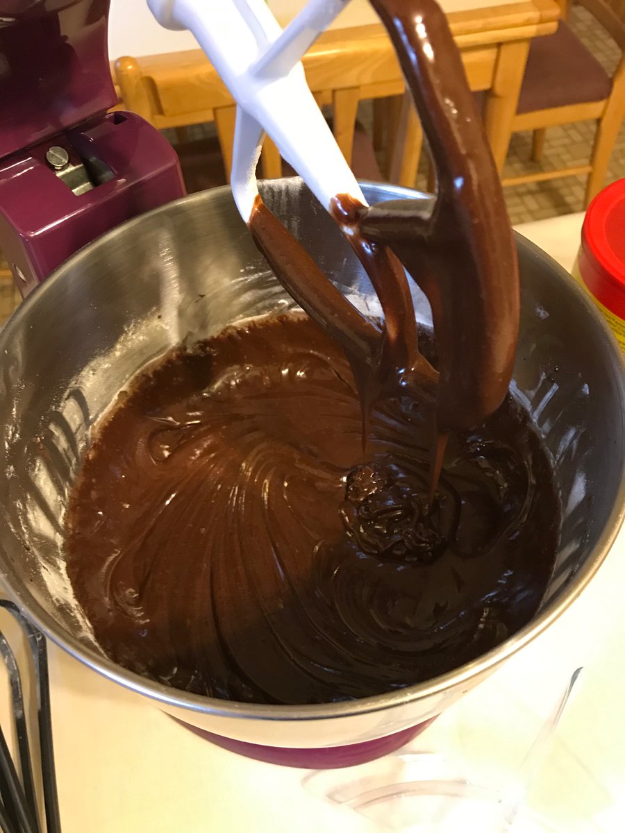 GavinOnTheMoon's tweet photo. Rainy day, so taking a break from writing and baking some brownies. Not space brownies btw π
#AcademicChatter #bakinginspace #phdbaking #phdchat https://t.co/XiIAZEec3v