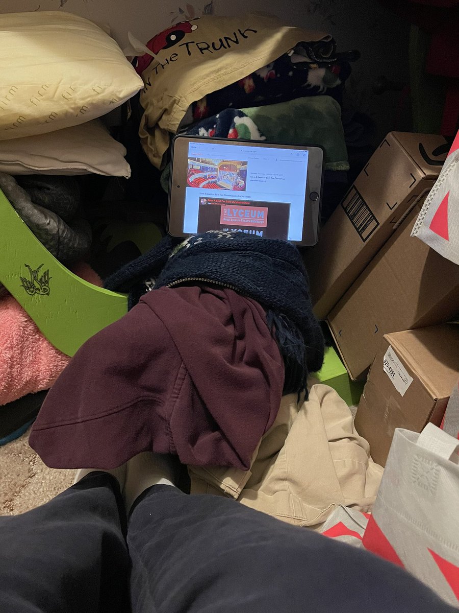 scrapmymemories's tweet image. Made it through the 6pm show without being found (it was close Grant and Steven)! Whew I almost got found out when I went to the bathroom, back in the closet safe and sound for the 8pm showing! #SaveASeatForSam @SaveASeatForSam @SavannahhForge @peekaboo_jen