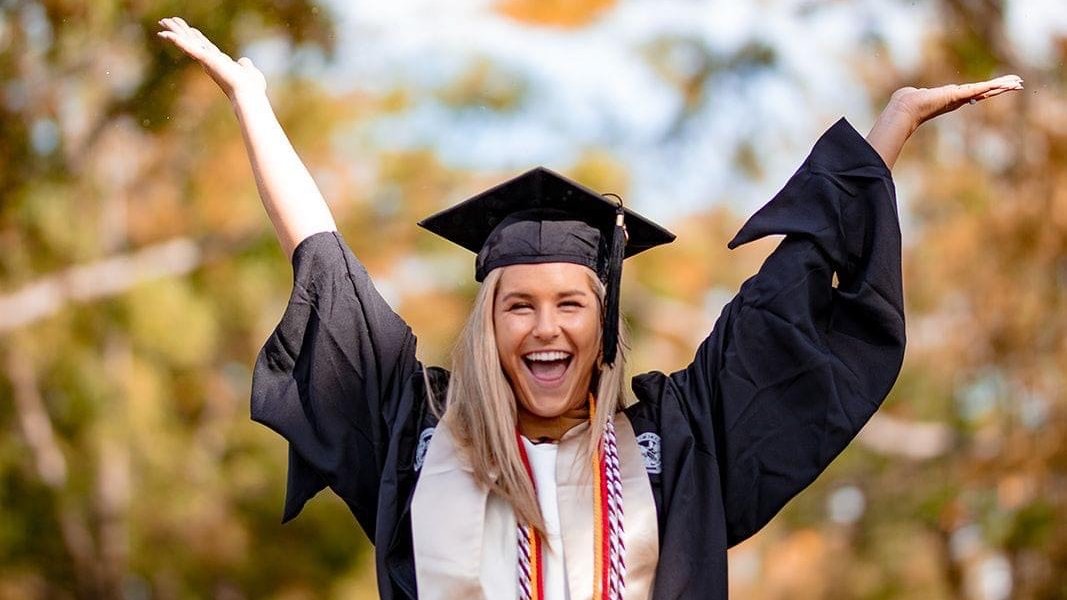 AlabamaSoccer's tweet photo. Celebrate our graduates 🎉

Get ready 🌎

👩‍🎓 Gabby Duca
👩‍🎓 Kaylee Hammer 
👩‍🎓 Neaka Khalilian
👩‍🎓 Brynn Martin
👩‍🎓 Taylor Morgan
👩‍🎓 Gigi Schorr
👩‍🎓 Emma Thomson 
👩‍🎓 Kaley Verpaele
👩‍🎓 Casey Wertz

#BamaGrad #RollTide https://t.co/OPSY3OJ80h