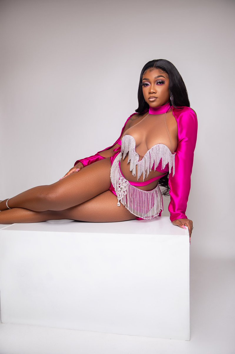 therealdsav_'s tweet photo. Look At How I Bodied That, Ate It Up And Gave It Back 💅🏾✨

📸 @guyxphoto 
💁🏾‍♀️ @hairby_nxcqueen
💄 @lovelyfacesartistry
👗 @mere_brand https://t.co/3ARTBvvyvC