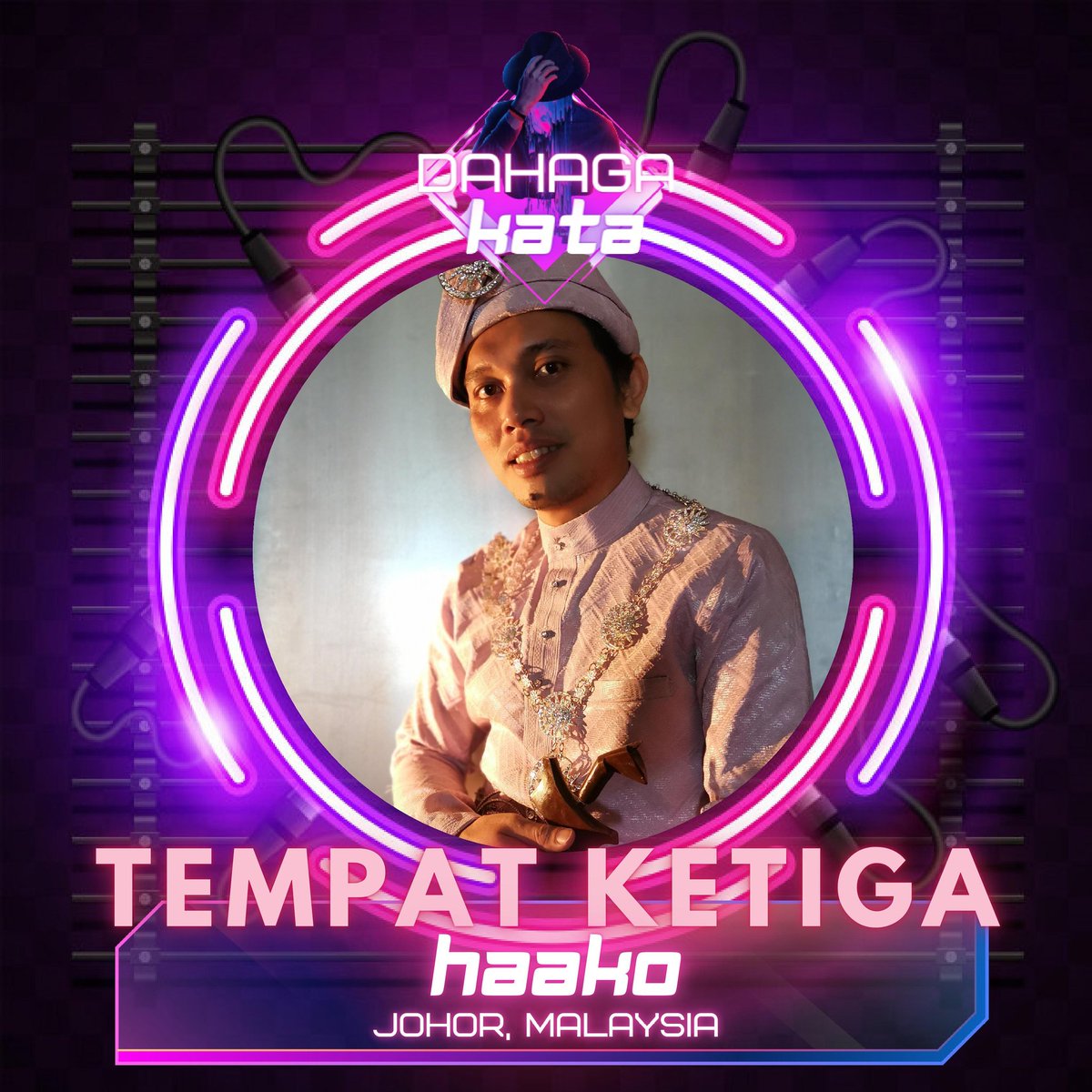 dahagakata_ag's tweet photo. ✨DAHAGA KATA: SEMARAK PUISI, DUNIA TERINFEKSI ✨ 

Tahniah diucapkan kepada pemenang tempat ke-3 

Hairul Azuan 

Tempat ke-4 

Ammirul Faris

Tempat ke-5 

Farah Syafiqah

#absolutepopcorn #ourfypjourney #agroadtofyp #dahagakata #semarakpuisi #duniaterinfeksi https://t.co/Hd5tuImvaS