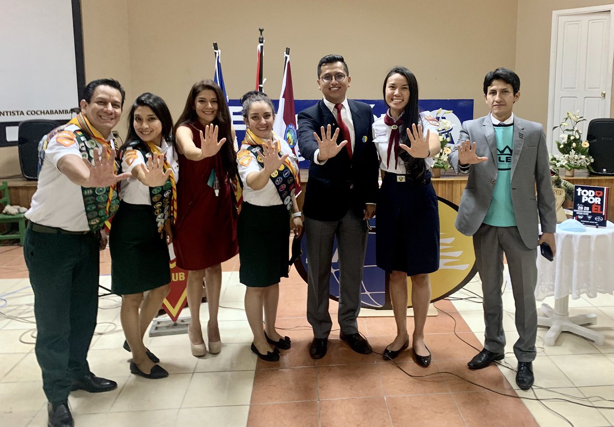 Hoy por la mañana en el distrito Cbba Este, 63 jóvenes se comprometieron en el proyecto Caleb. Por la tarde con la juventud del CAC aceptaron el desafío para el proyecto Caleb. #MBC #MisionCaleb