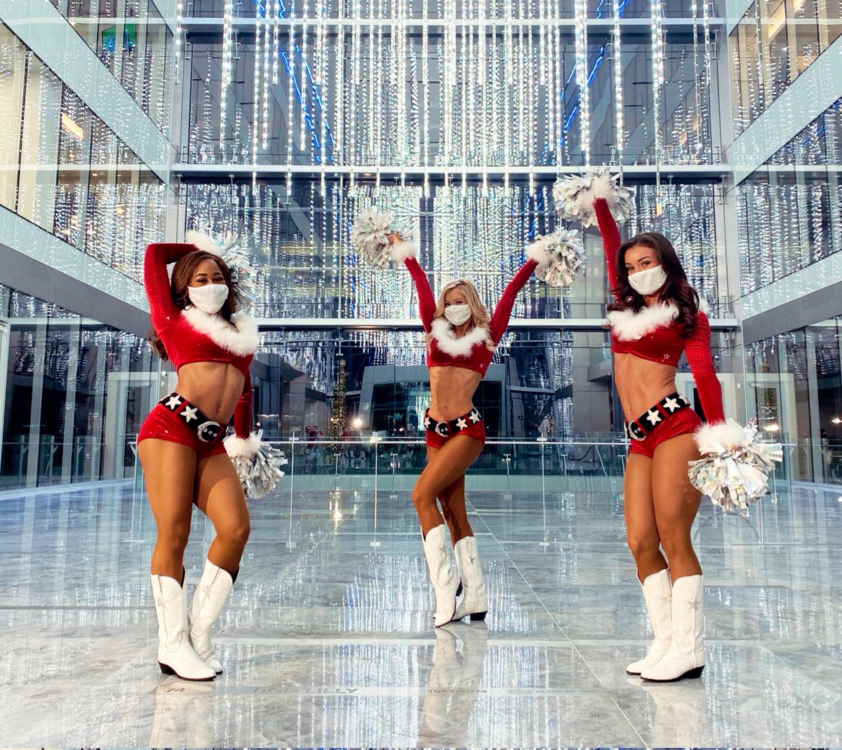 Tis the Season of Giving! ❤️ Tune into @CBSDFW at 6:30cst for the <a href="/SalArmyNTX/">Salvation Army North TX</a> Christmas Spectacular✨#RescueChristmas