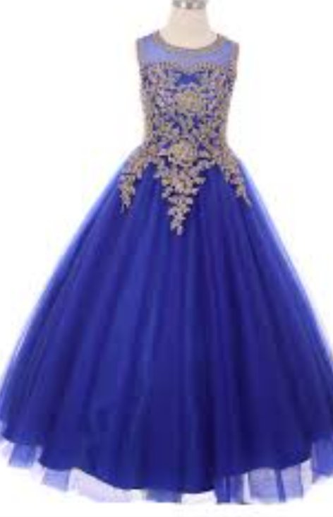 She is here full dressed and in the chairs

#MoriartyHolmesWedding