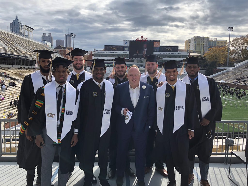 GTAthletics's tweet image. Our newest @GeorgiaTech GRADUATES proudly representing @GeorgiaTechFB today in Bobby Dodd Stadium 

#4the404 /// #GT20 

😷 back on immediately after this brief photo opportunity