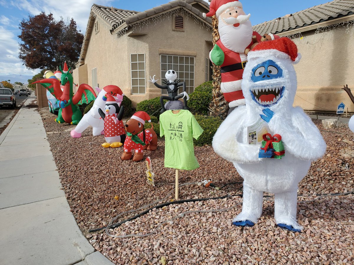tonycaufield's tweet photo. Added decoration for today. Wind isn't playing nice #roadsafetyawareness #4cameron @CNLV https://t.co/2fsGM3a3fO