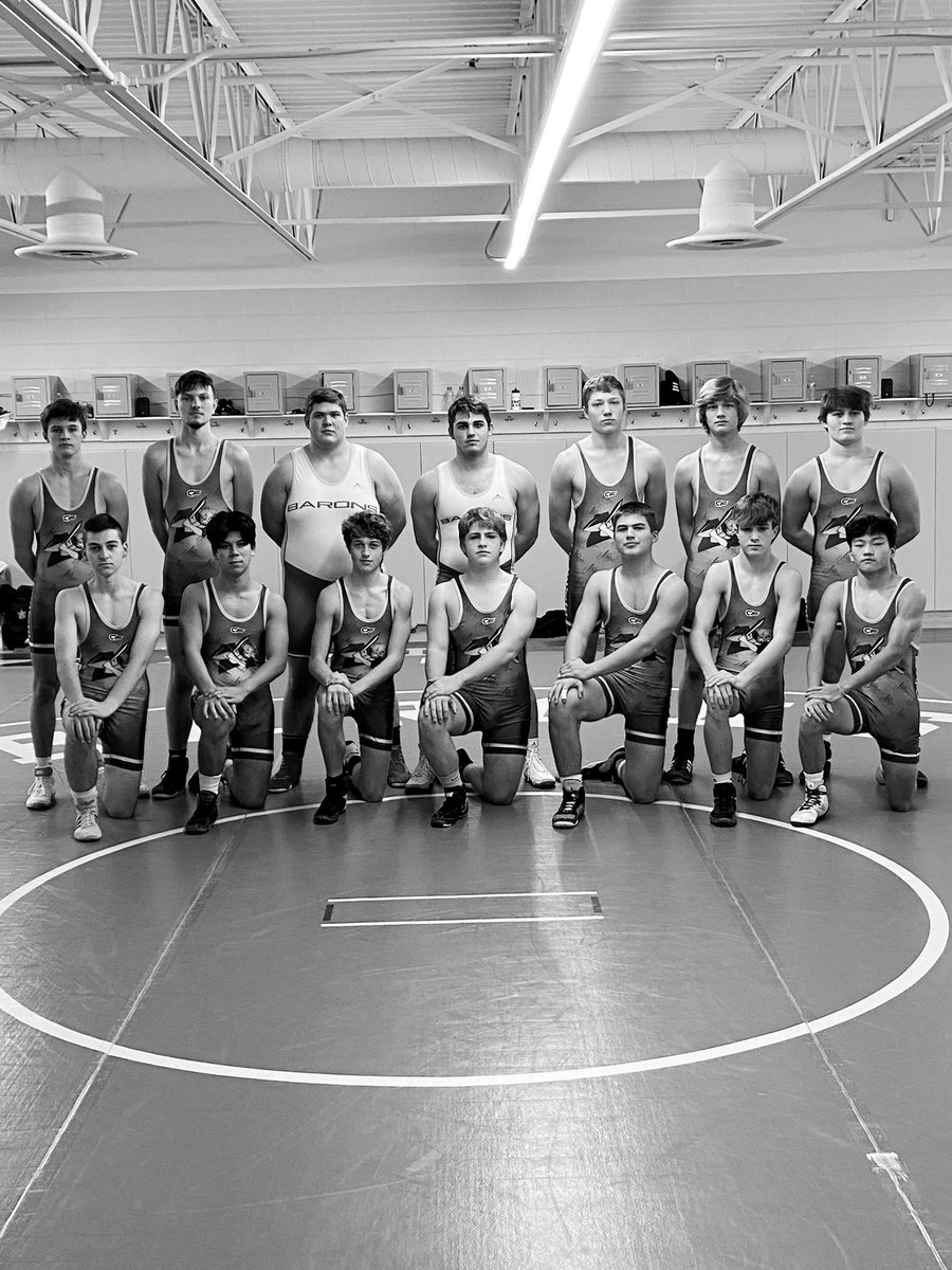 BuckeyeValleyW1's tweet photo. Young or old, new or seasoned, these young men competed for the first time today. We beat a tough Worthington Kilbourne team 42-22 and were bested by Liberty Union 30-37. Back to work on Monday. Mask off for picture only #wecomply   I have the report @BV_Barons @BV_HighSchool https://t.co/owtwrzaNRY