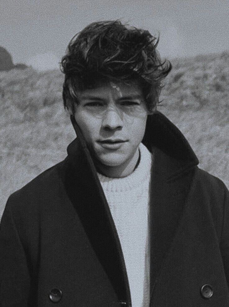 harolds_HS's tweet photo. WASSUPPPPPP HOTTIEEEE @Harry_Styles #haroldstyles his characteristics and looks are the total opposite of other lol https://t.co/ndMJG0u16T