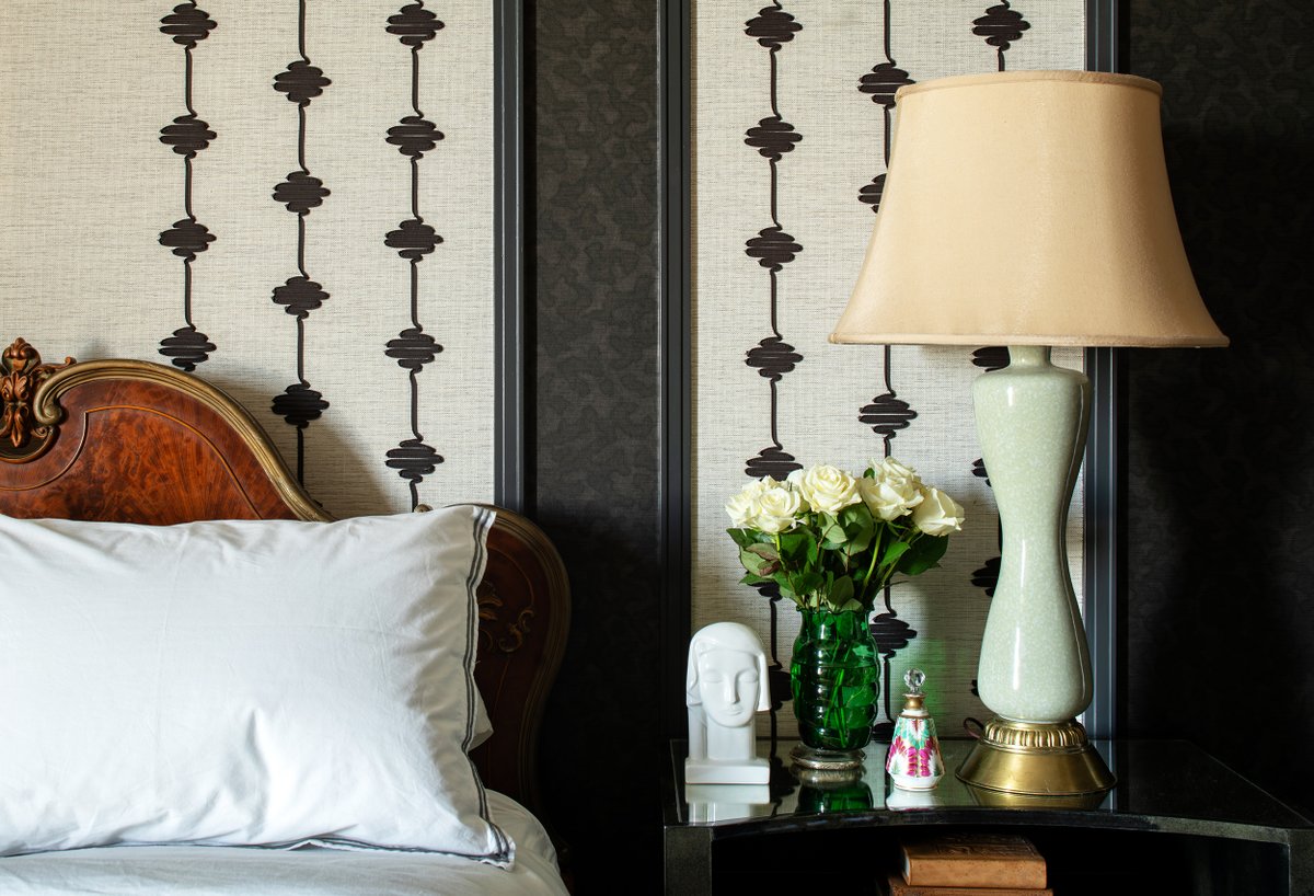 LisaGilmore__'s tweet photo. I get so excited when it comes to special details for design - this embroidered wallcovering is a perfect example of that! 

📸 :: @seamuspayne 
#lisagilmoredesign #liveableglamour #interiordesign https://t.co/j4j8zSawS0