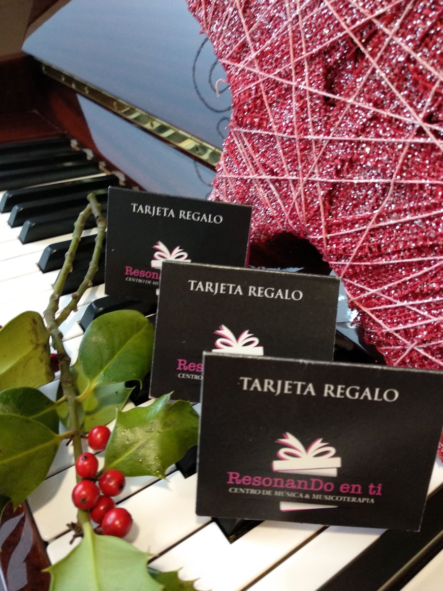 Esta Navidad puedes regalar clases de piano ( adultos y niños, todos los niveles. Pedagogía musical adaptada) e Iniciación musical para los más peques