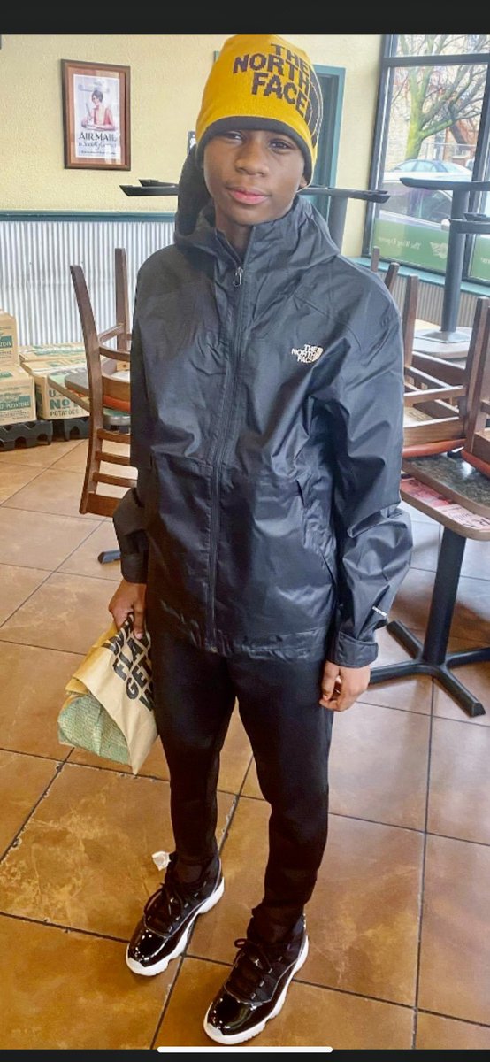 DANNIGURL_CHI's tweet photo. 🥰🥰 #YOUNGSHAD #NORTHFACEHAT #NORTHFACEJACKET #JUBILEE11S #RETRO11 #RETRO11S #WINGSTOP https://t.co/R3dd2vAtpU