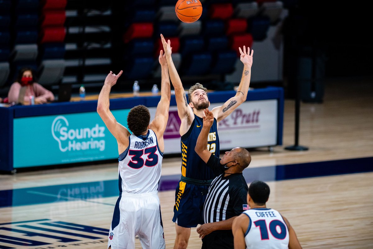 CIURams's tweet image. Check out these of photos of @ciuhoops in their game against Liberty. Photos were taken by @tylermcbeephoto. You can check out more of Tyler’s great work at tylermcbee.com