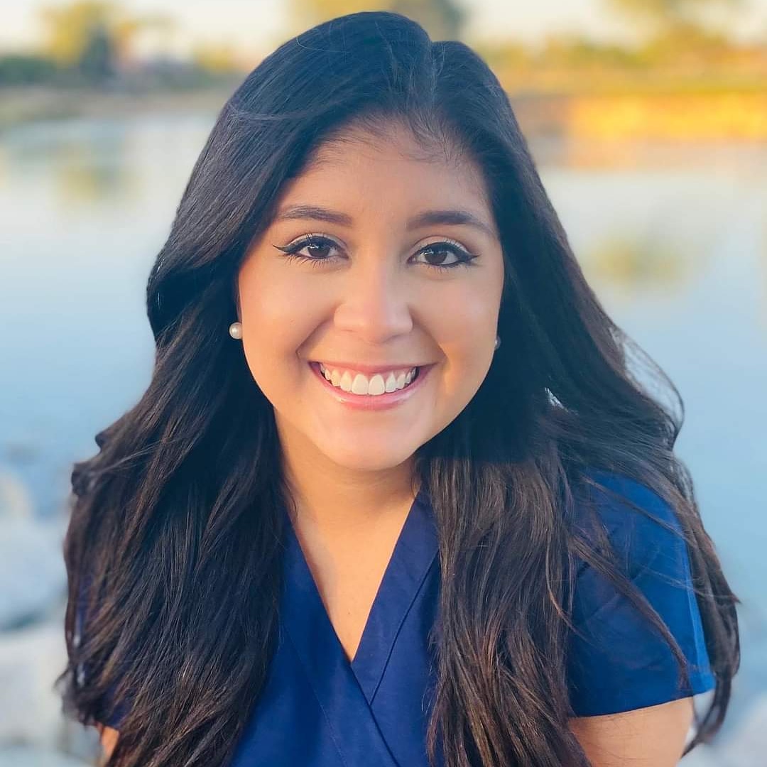Congratulations to Daniela, the first LaceLocker Pursue Excellence Scholarship recipient to complete her undergraduate degree (Nursing) !!