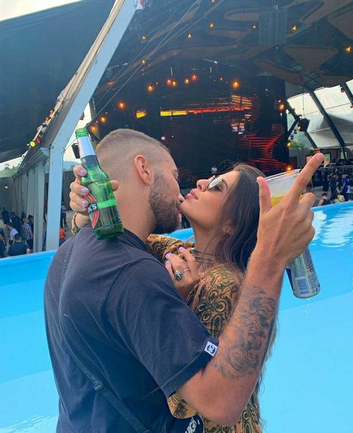 amepxt's tweet photo. Se não sou eu vai ser quem, o amor teu? 🧡✨#voltamo https://t.co/g69PvUPDki