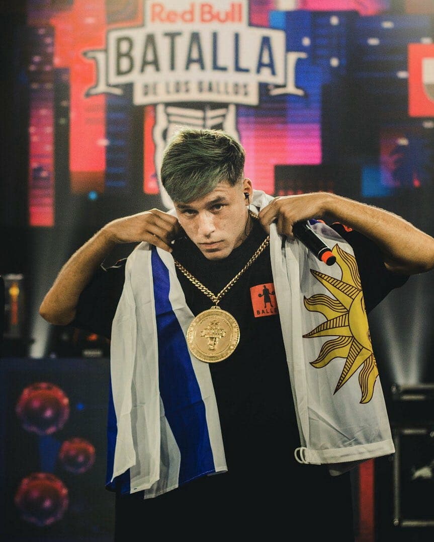 elestilolibre's tweet photo. 🏆RED BULL INTERNACIONAL 2020 🏆

Lo de Naicen hoy, es una muestra de lo que viene siendo la escena en Uruguay. Tremendo nivel. Supo meter a su país en cuartos de final, cosa que no sucedía desde 2006. Y como si fuera poco, de igual a igual ante Aczino. 👏

#RedBullBatalla 🌎 https://t.co/Idbcb3fudR