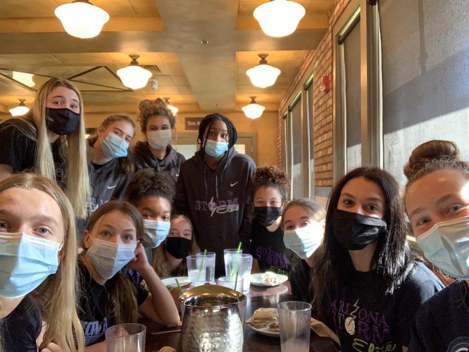 15T enjoyed a team lunch after practice this morning!