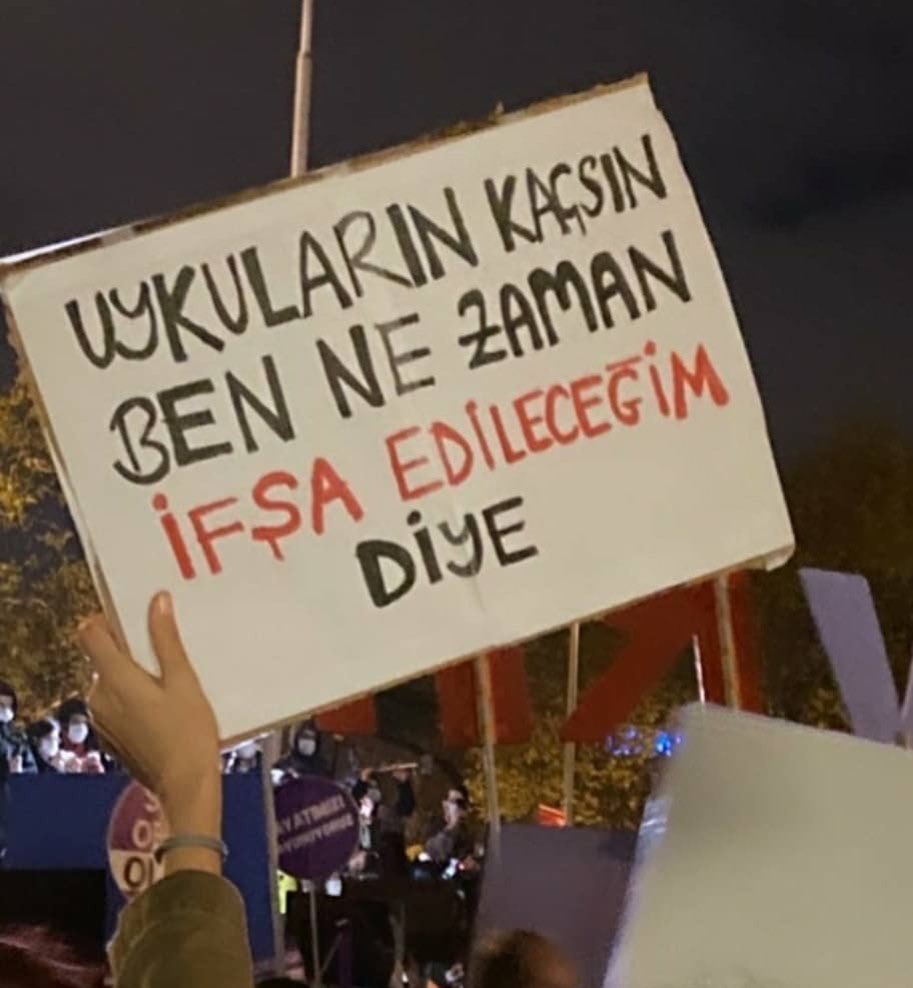 feministkolektf's tweet photo. Akademisyenler, üniversite çalışanları, öğrenciler tarafından uğradığımız şiddeti, tacizi paylaşmak istersen
Telegram kanalımızdan veya mail adresimizden bize ulaşabilirsin👇🏽

⏩ https://t.co/9wanqr9KiC

⏩ kadinkolektifi@gmail.com

#MeToo #SusmaBitsin #uykularınızkacsın https://t.co/dWpVI3RRFh