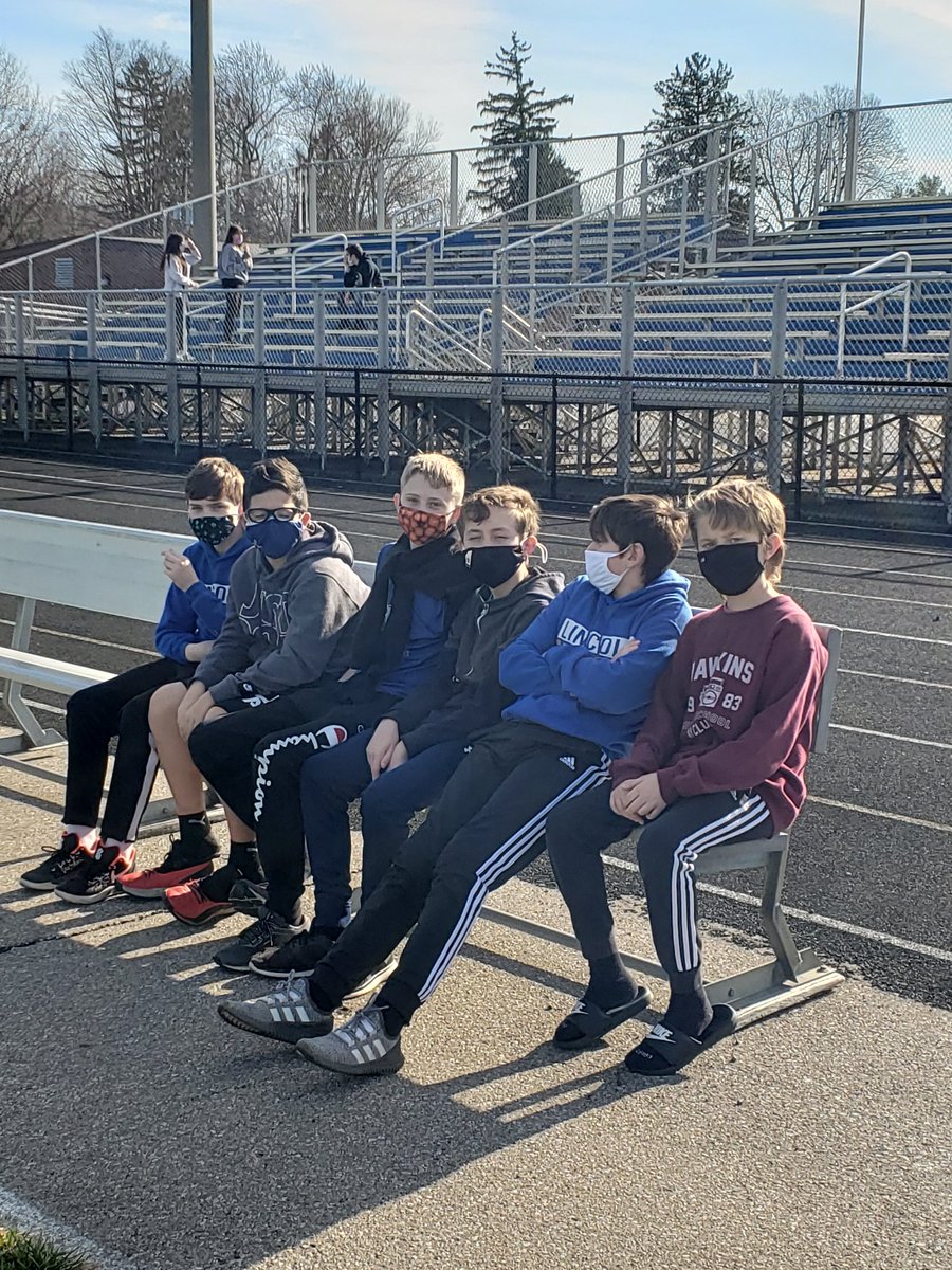 MathEagles's tweet photo. FRESH AIR FRIDAY: Weather close to 60 degrees!!! Kids enjoyed the opportunity to get outside and have some fun!! @lakes_renee @gphilhower @sid_steele https://t.co/M6CQZDFoef