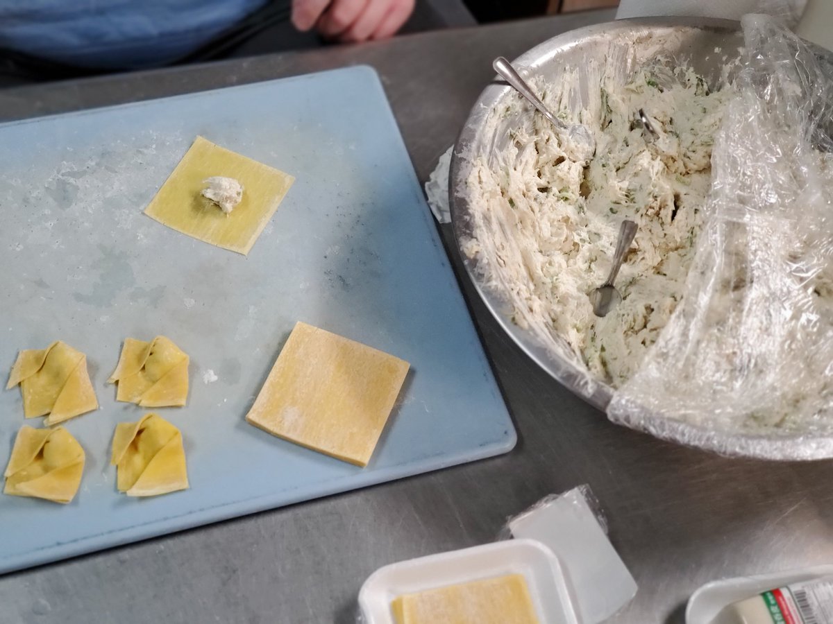 Fresh made Crab Rangoon!! We use real crab meat! With high-quality cream cheese and special seasoning hmm.. its so good!!  And don't forget we are on #Grubhub and #DoorDash for delivery just look for <a href="/waterlilycafe/">Water Lily Cafe</a>  #getthaiup #BestThaiINTown