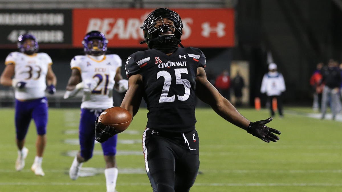 OklahomaAddicts's tweet photo. If the CFP doesn’t want to consider “G5” teams, the NCAA should let another committee make another playoff (similar to the NIT).
My top four picks (not in order) would be:
• Coastal Carolina
• San José State
• Buffalo
• Cincinnati
#CFBPlayoff #CFBPayoff https://t.co/WBqrGYvALc