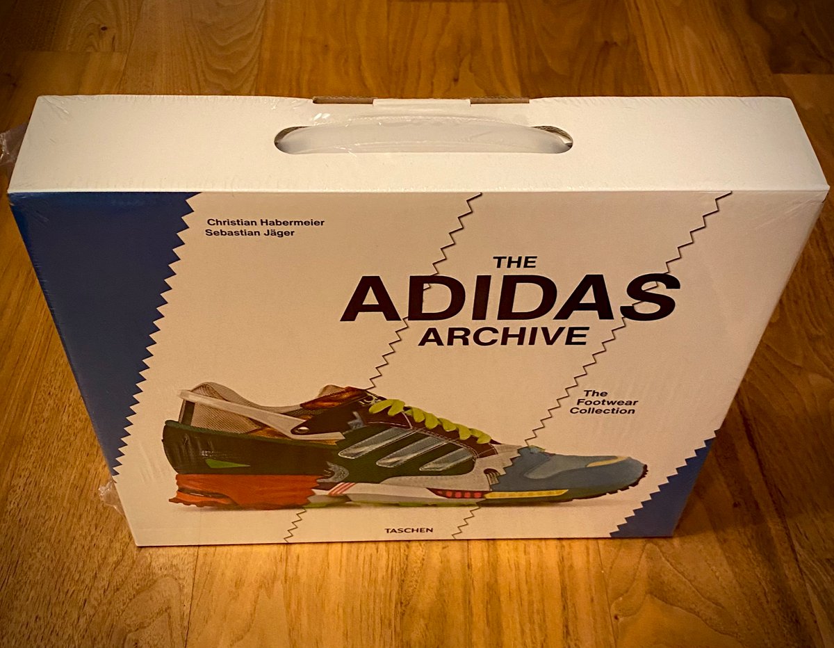adidasonfoot's tweet photo. 🎄/// Christmas Giveaway /// 🎄 

The Adidas Archive - The Footwear Collection from Taschen 

To be in the draw to win: 

Follow @Adidasonfoot  
Retweet this tweet 
Tag one friend 

Good Luck everyone, winner picked on Christmas Day. 

Have a great Xmas - stay safe 

Big love 
X https://t.co/ibDoVkhrTR