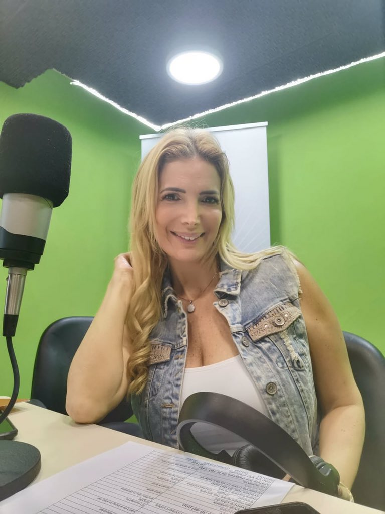 Al aire en Gente&amp;Negocios radio por <a href="/radiocanal100/">Radio Canal 100</a>!