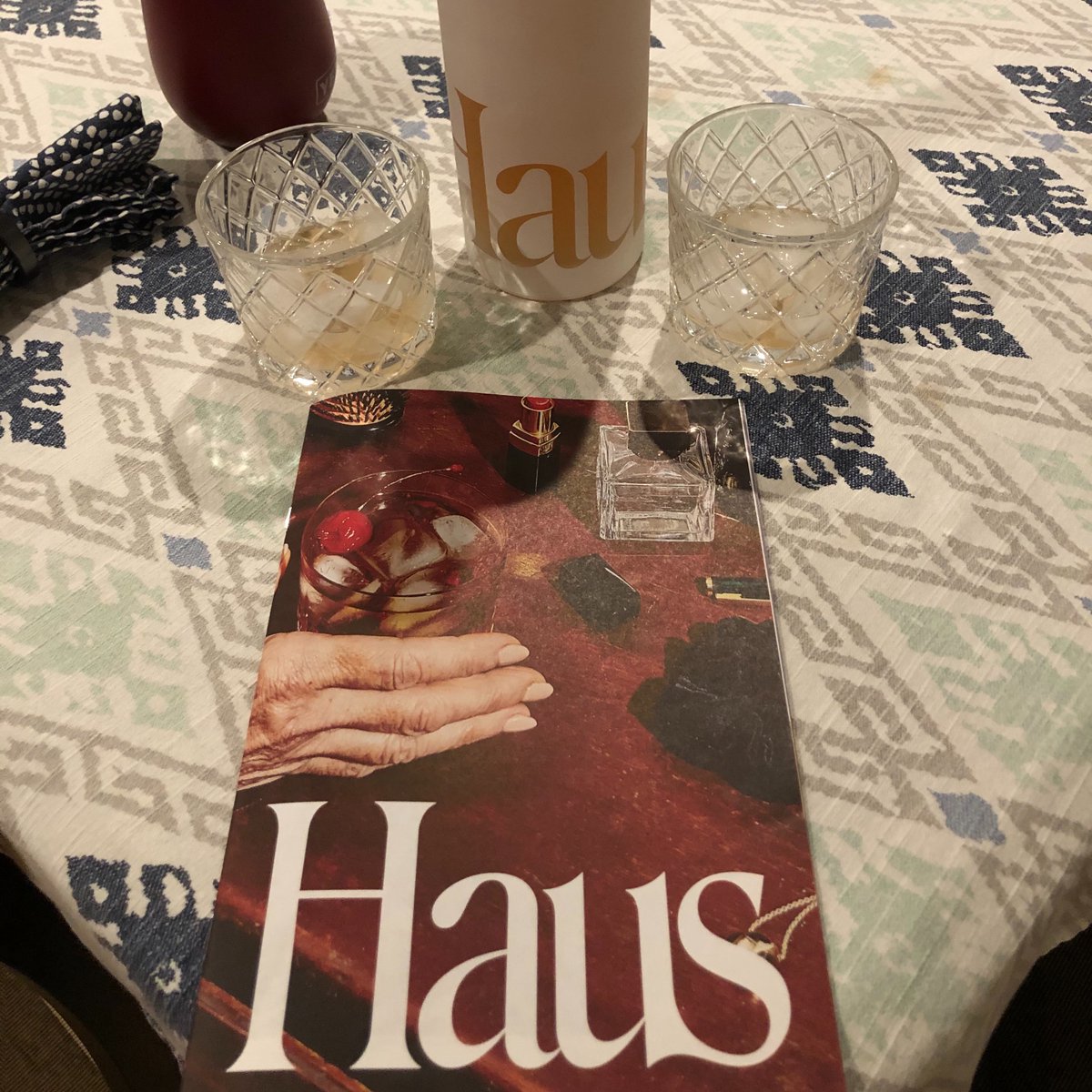 BackwardsNHeels's tweet photo. well, in a rare prank reversal, perhaps the prankster has sent an apology? #nonote @drinkhaus #ThankYou #thankwho https://t.co/F4UxRVYwIh