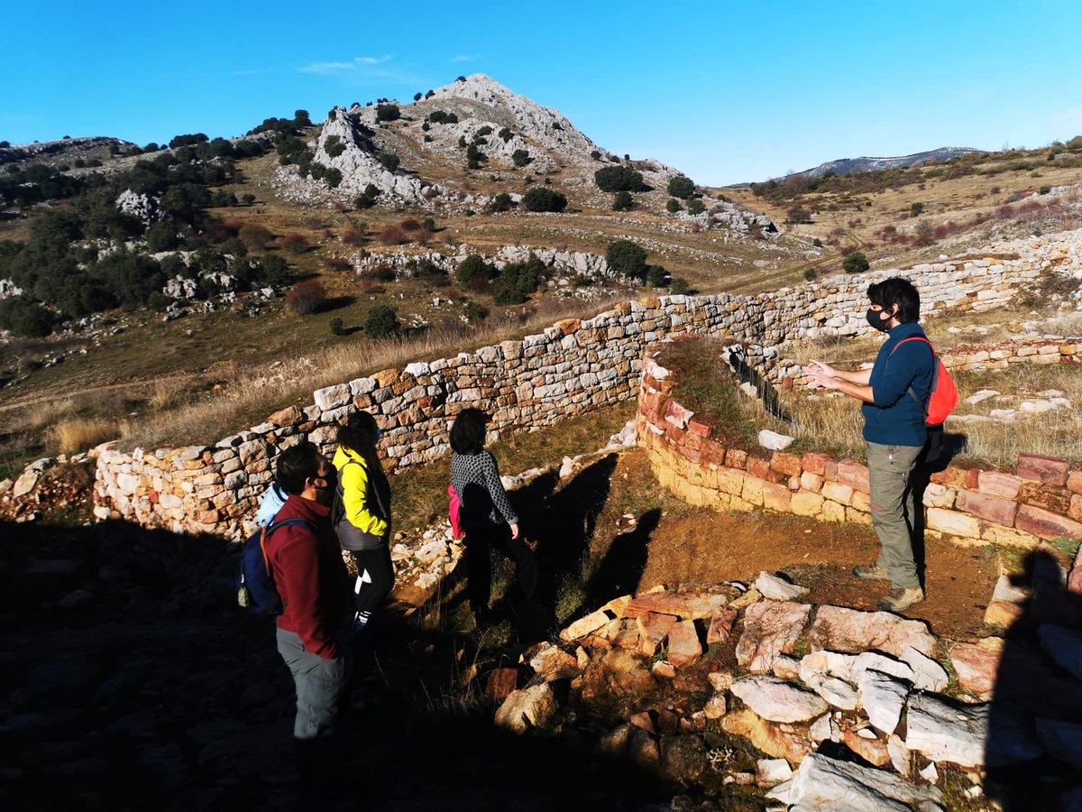 Hoy hemos tenido #visitaguiada a la Peña Del Castro en #LaErcina. Un auténtico privilegio con los tiempos que corren!💪 #arqueología #Patrimonio #Leon