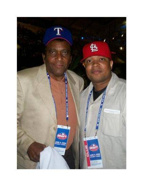 PrinceJoeHenry's tweet photo. Sean Muhammad and those of us at PK Conglomerate pay respect and honor to Negro League great and country music legend, #CharleyPride, who lost his life today from COVID complications.
Mr. Pride and #PrinceJoeHenry were friends, and we send our condolences to his family. https://t.co/qEEp1gGHDA