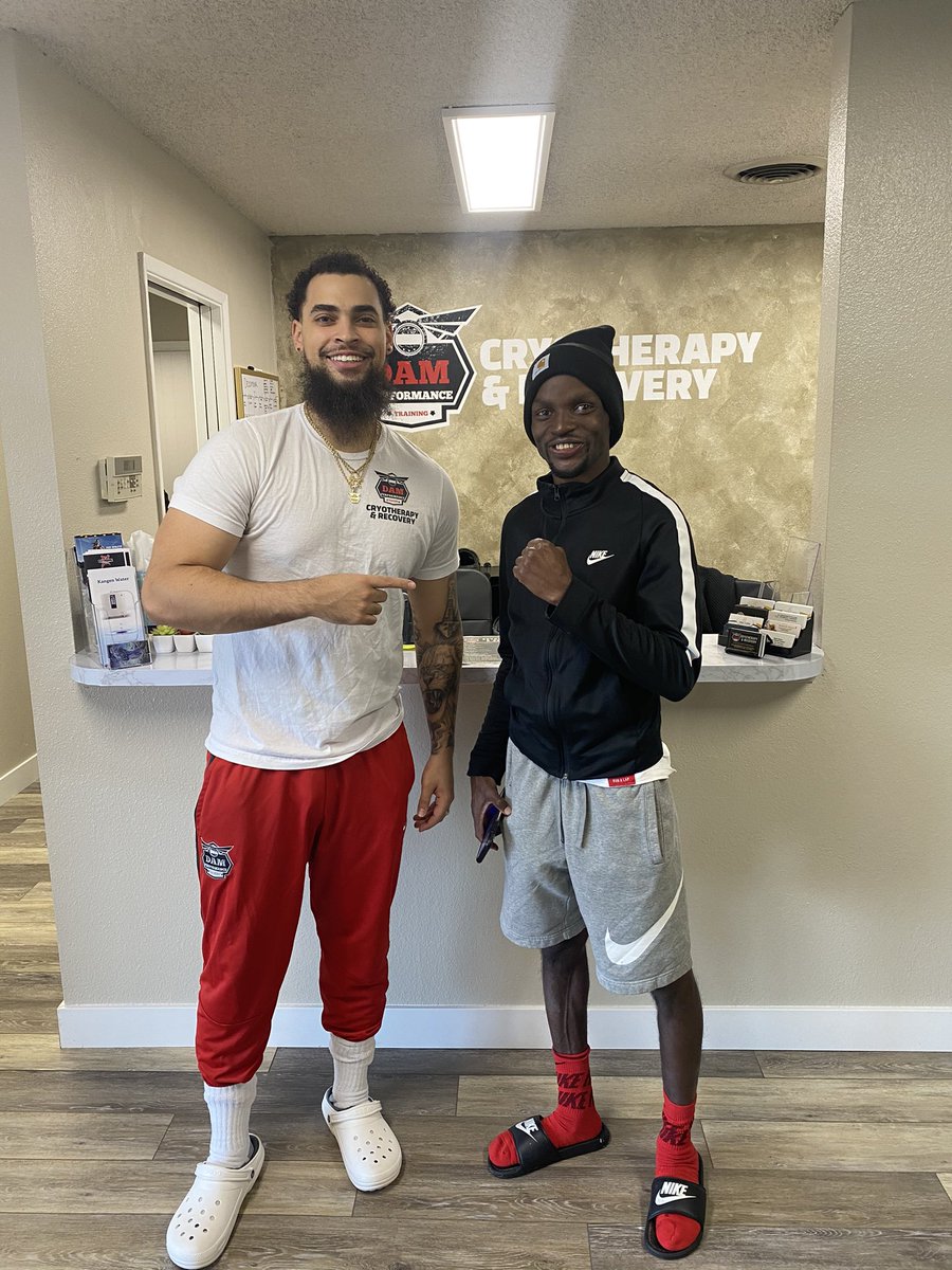 DamPerformance's tweet photo. Tune into @FOXSports on Wednesday to see our guy @BarbourJerrell keep his undefeated pro boxing record rolling 🥊 Town love!
#damperformance #damperformancecryo https://t.co/WtZslnOYQe
