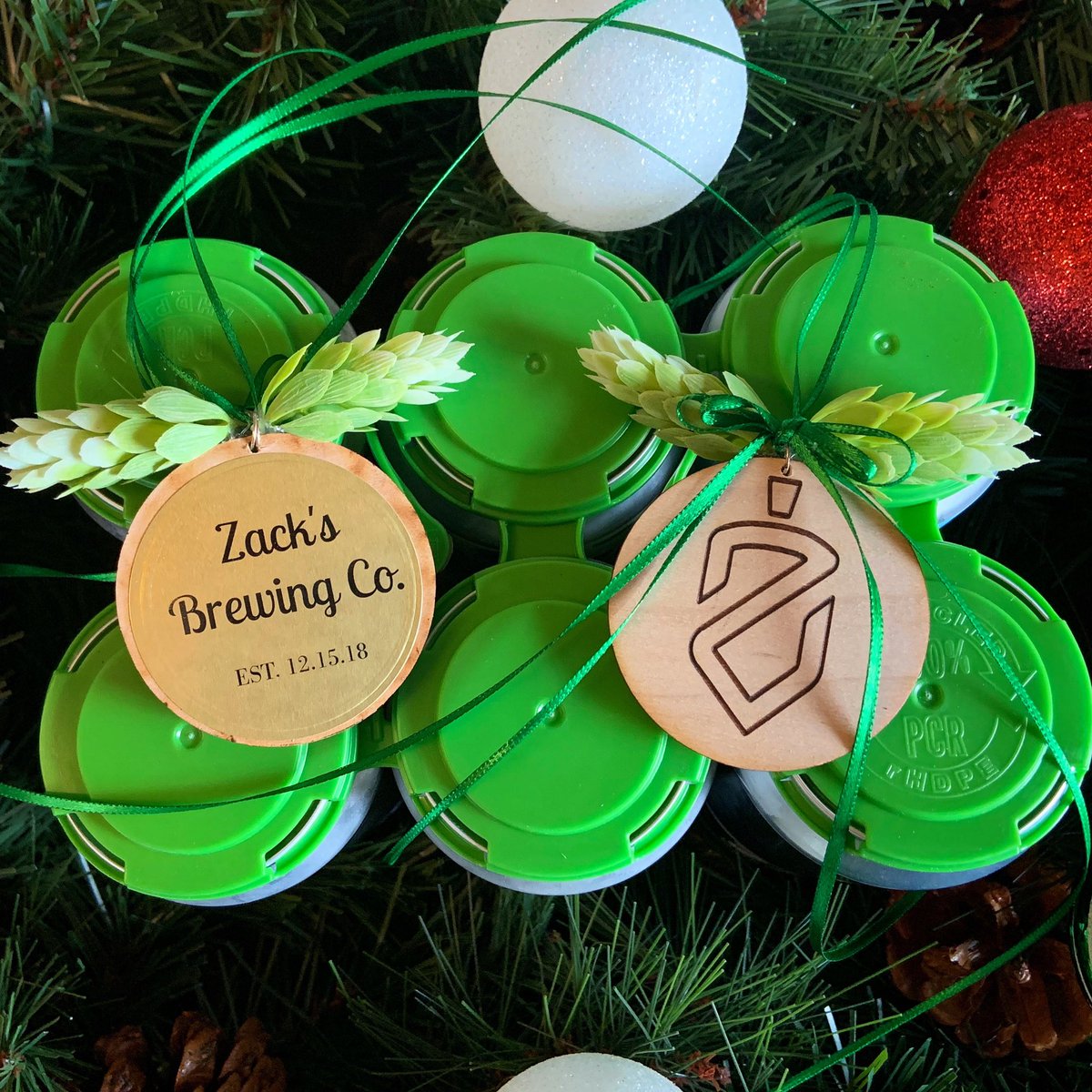 zacksbrewing's tweet photo. This weekend would have been our 2 year anniversary of the brewery being open, but 2020 had other plans! We still wanted to do a little something as a thank you. Our handmade Christmas ornaments will be complimentary while supplies last! 🍻🎄🍻 Open 1-6! https://t.co/MT3gHN39xv https://t.co/kT7KK0eToR