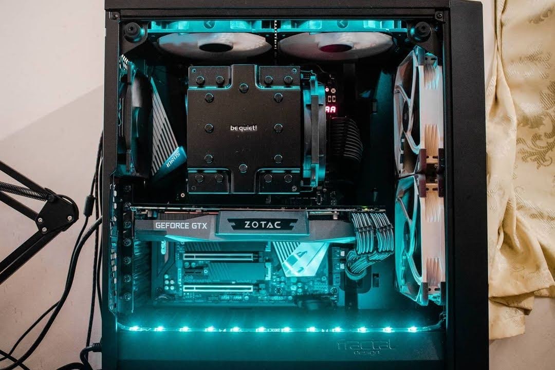 ZOTAC's tweet photo. Which component takes up the most space in your build?

📷 IG:@afnanstudio_

#ZOTAC #ZOTACGAMING #PcGaming #Gaming #Gamers #Tech #PcHardware #PcComponents #Desktop #GPU #PCMR #PCMasterRace #GamingPC https://t.co/1InxE2d0nm