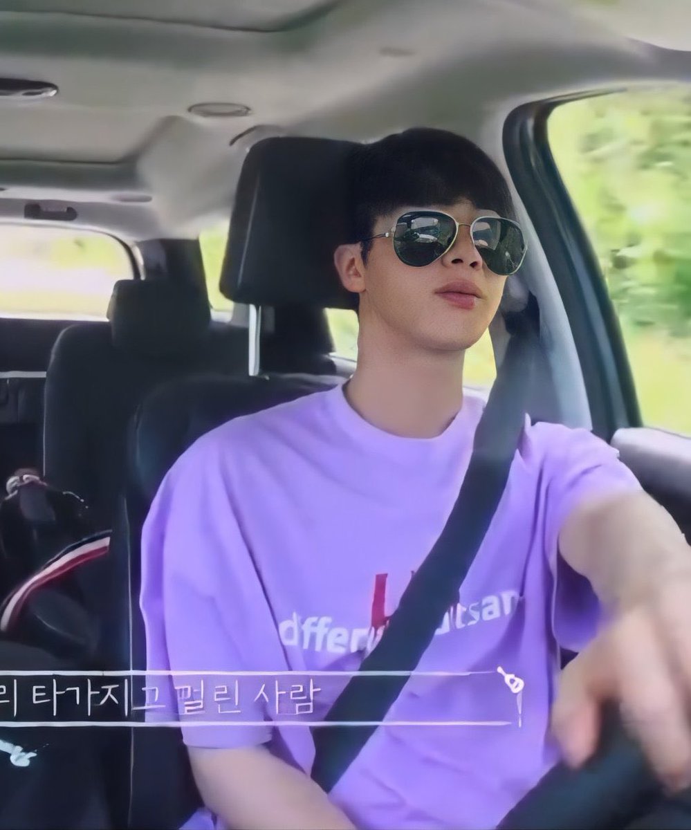 tanniesday's tweet photo. Seokjin                          Seokjin driving
driving :                         me crazy : https://t.co/o7owdblhf1