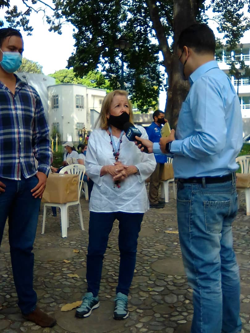 Hoy estuvimos del lado de nuestros vecinos de Chacao en la Consulta Popular garantizando el buen proceso de este 12 de diciembre. Seguimos trabajando #Chacao #Concejo