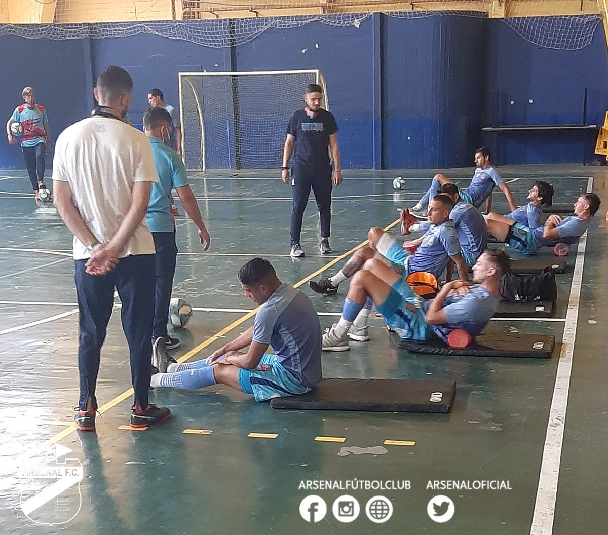 ArsenalOficial's tweet photo. #CopaDiegoMaradona #BocaArsenal
¡Últimos movimientos antes del comienzo! https://t.co/hLh9xUGAhQ